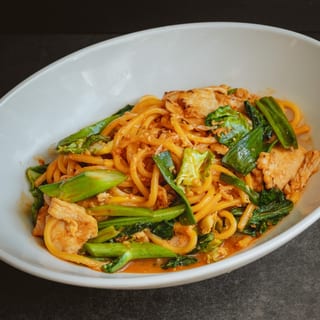 Pad Sriracha Noodles